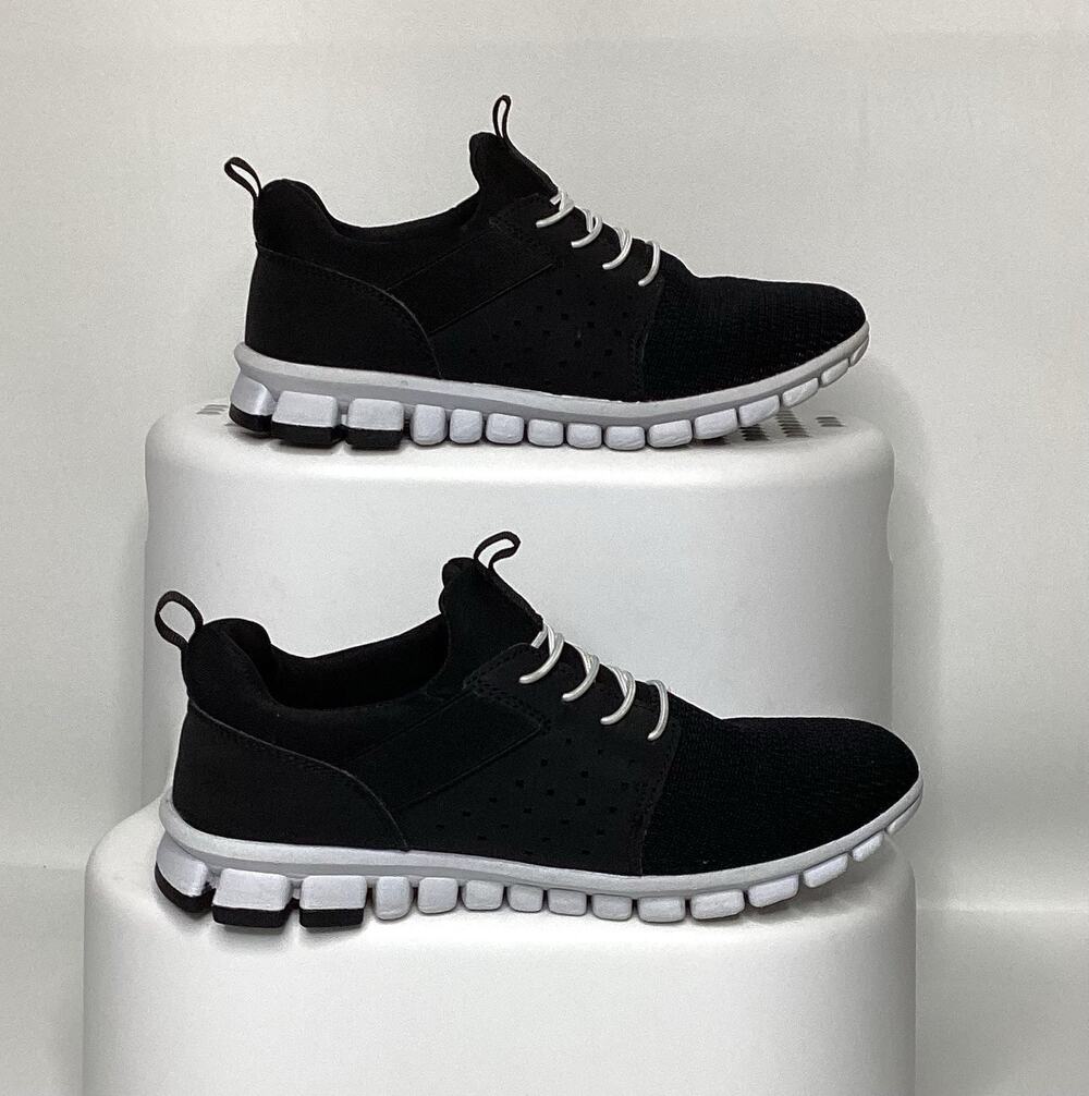 Deer Stags NoSox Bungee Lace Youth Size 5 Black/White Sneakers Fashion Slip-On